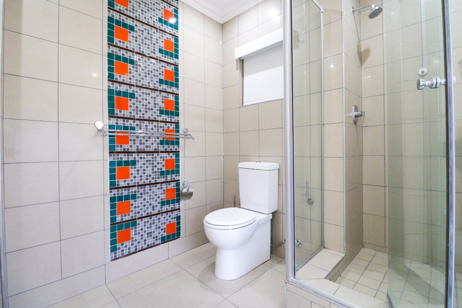 8 Bedroom Property for Sale in Reebok Western Cape